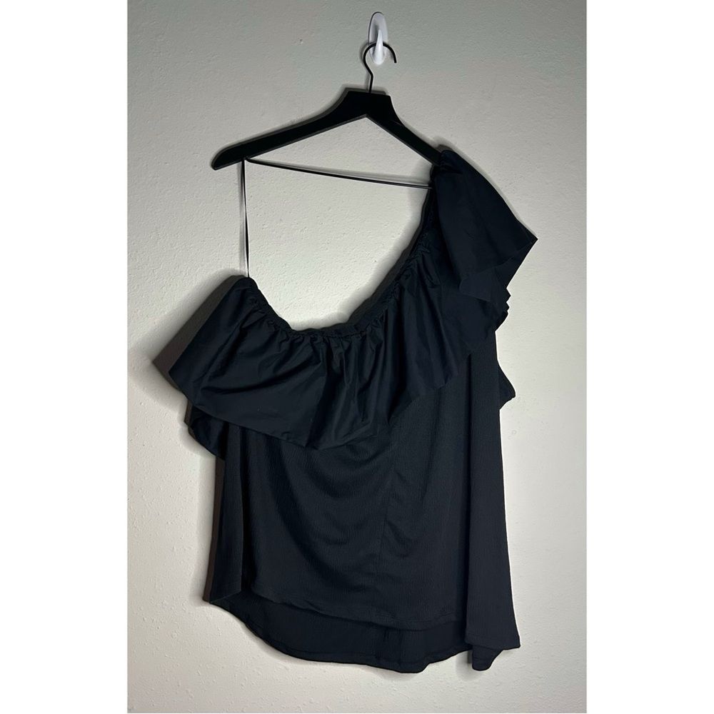 Who What Wear Plus Size Ruffle One Shoulder Top - Picture 4 of 13